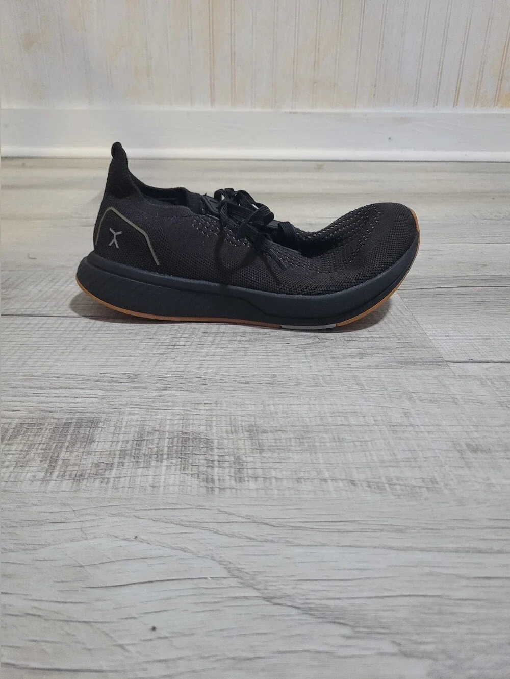 ​Flux Footwear Adapt Runner Black Gum Sneakers Size M 6.5 W 8
